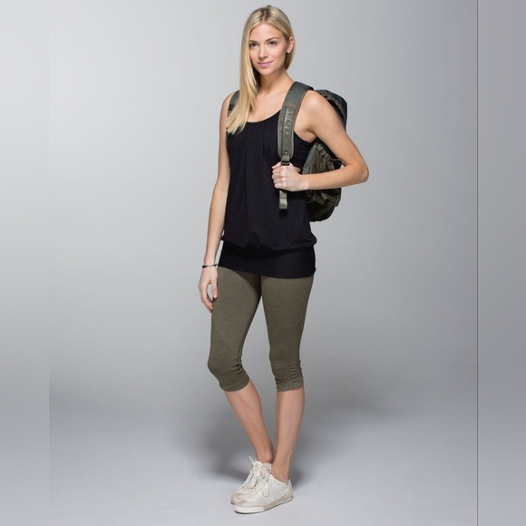 Lululemon No Limit Tank Black No Size Dot Looks Like A 6 - Picture 3 of 12